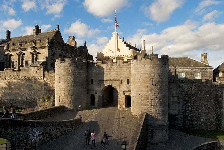 From Greenock: Stirling Castle, Culross and Glasgow Private Tour - Photo 1 of 9